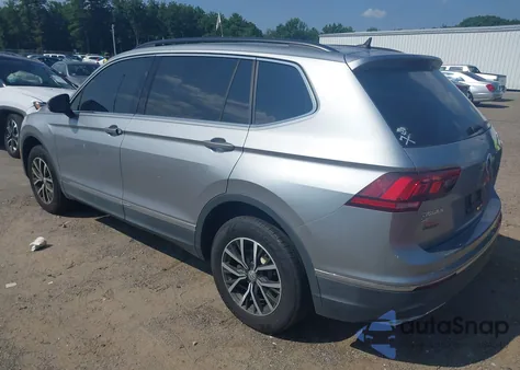 2020 Volkswagen Tiguan 2.0T Se/2.0T Se R-Line Black/2.0T Sel z USA, uszkodzony, nr VIN 3VV2B7AX8LM037131